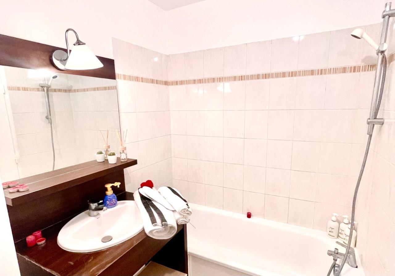 Apartament 5 Min From Disneyland Cozy Retreat Montévrain Zewnętrze zdjęcie