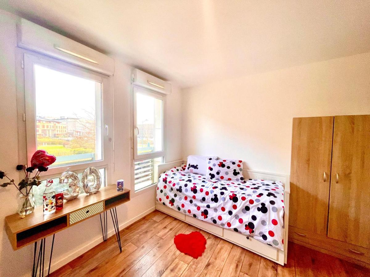 Apartament 5 Min From Disneyland Cozy Retreat Montévrain Zewnętrze zdjęcie