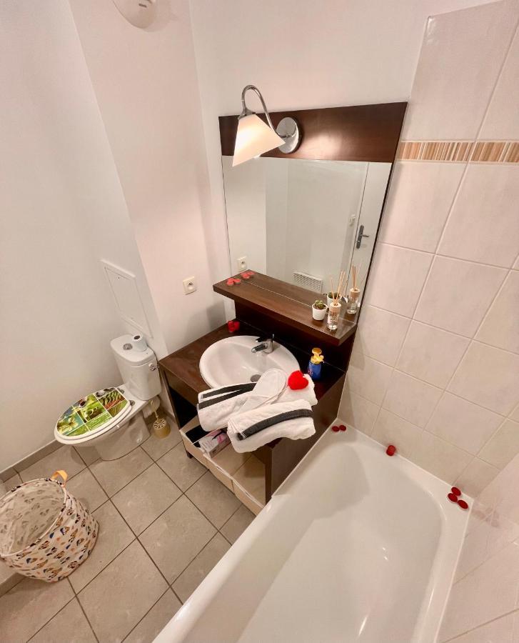 Apartament 5 Min From Disneyland Cozy Retreat Montévrain Zewnętrze zdjęcie