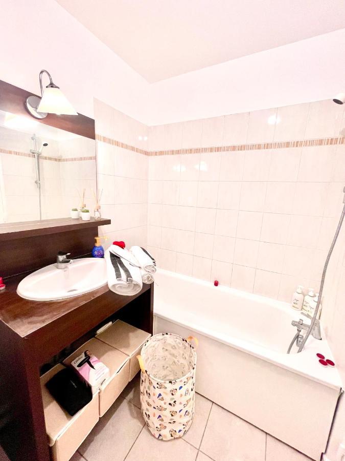 Apartament 5 Min From Disneyland Cozy Retreat Montévrain Zewnętrze zdjęcie